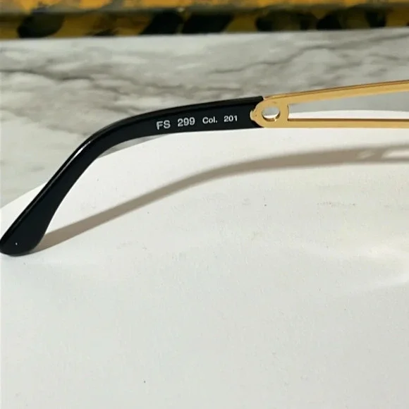 FENDI VINTAGE RARE GOLD SUNGLASSES. UNISEX. THESE ARE IN REALLY GOOD CONDITION. - Picture 17 of 17